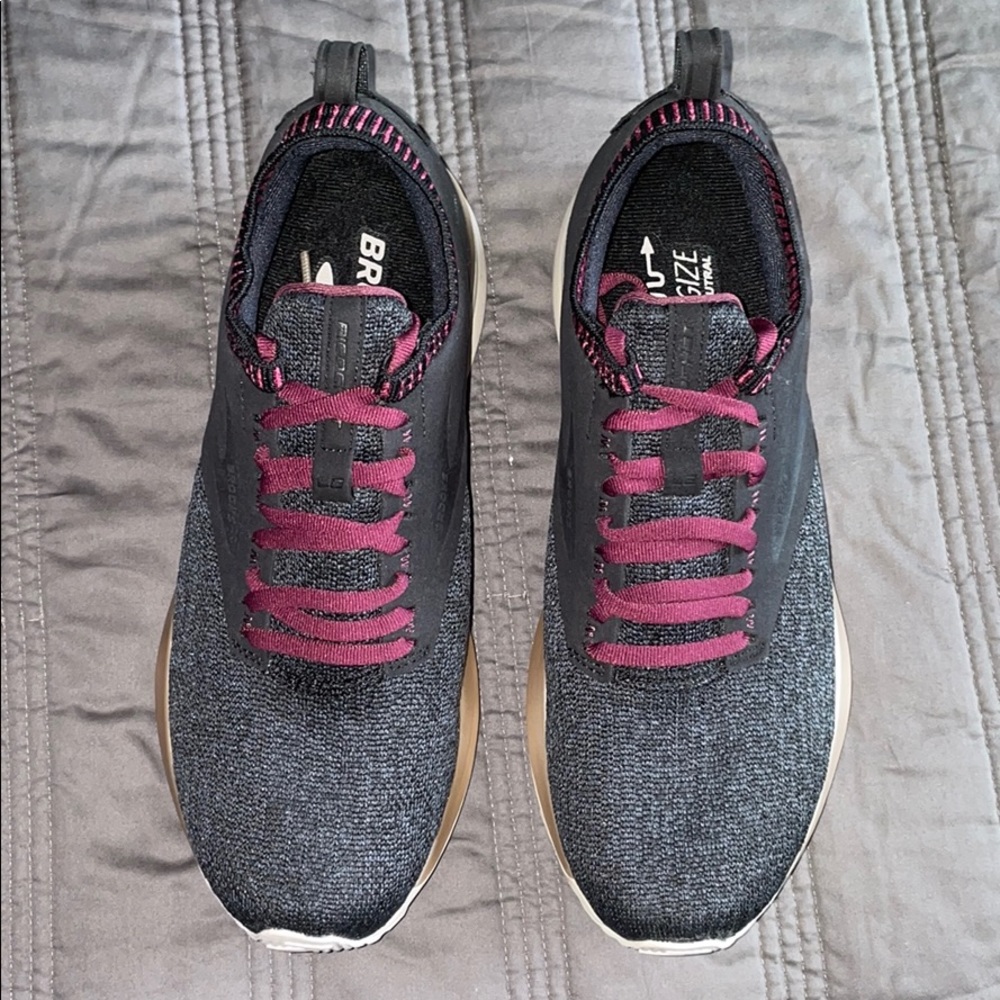Brooks Ricochet LE running shoes